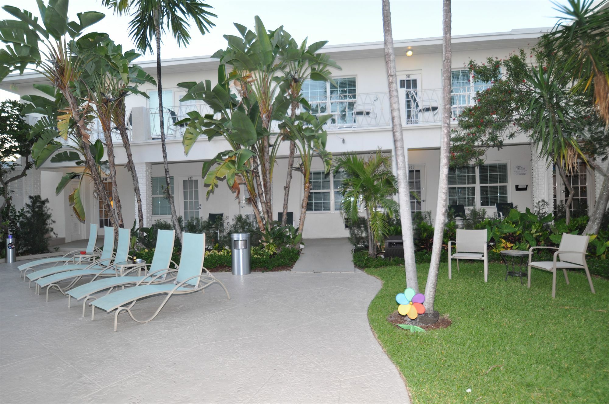 Grand Palm Plaza Hotel Fort Lauderdale Exterior photo